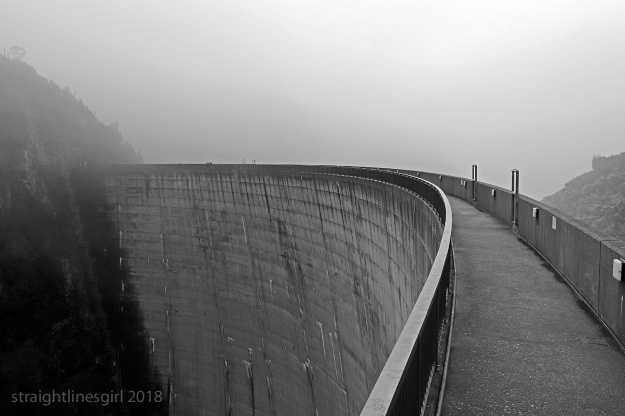20180712-092 Looking down on the Gordon Dam wall
